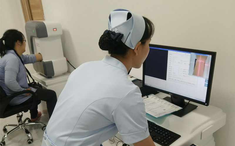 操作醫(yī)生免受任何照射劑量，保證操作醫(yī)生長期操作安全